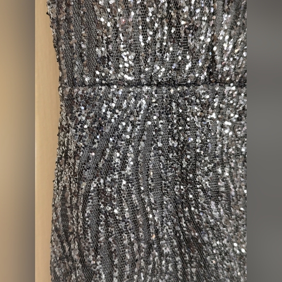 Elegant Black Fringe Sequined Mermaid Dress - Picture 5 of 11